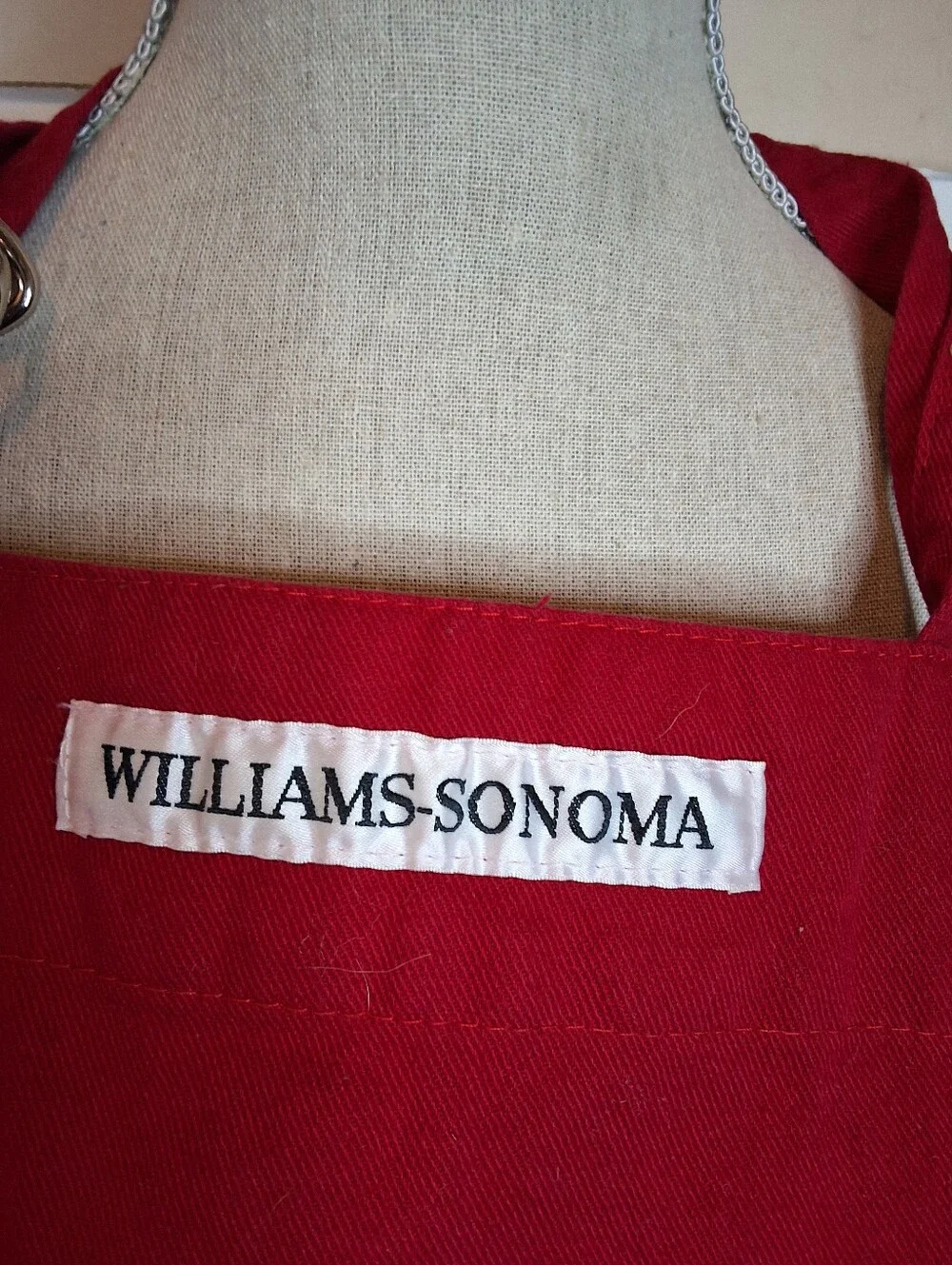Williams Sonoma Red Cotton Apron Adjustable Unisex Kitchen Chef Bib Apron